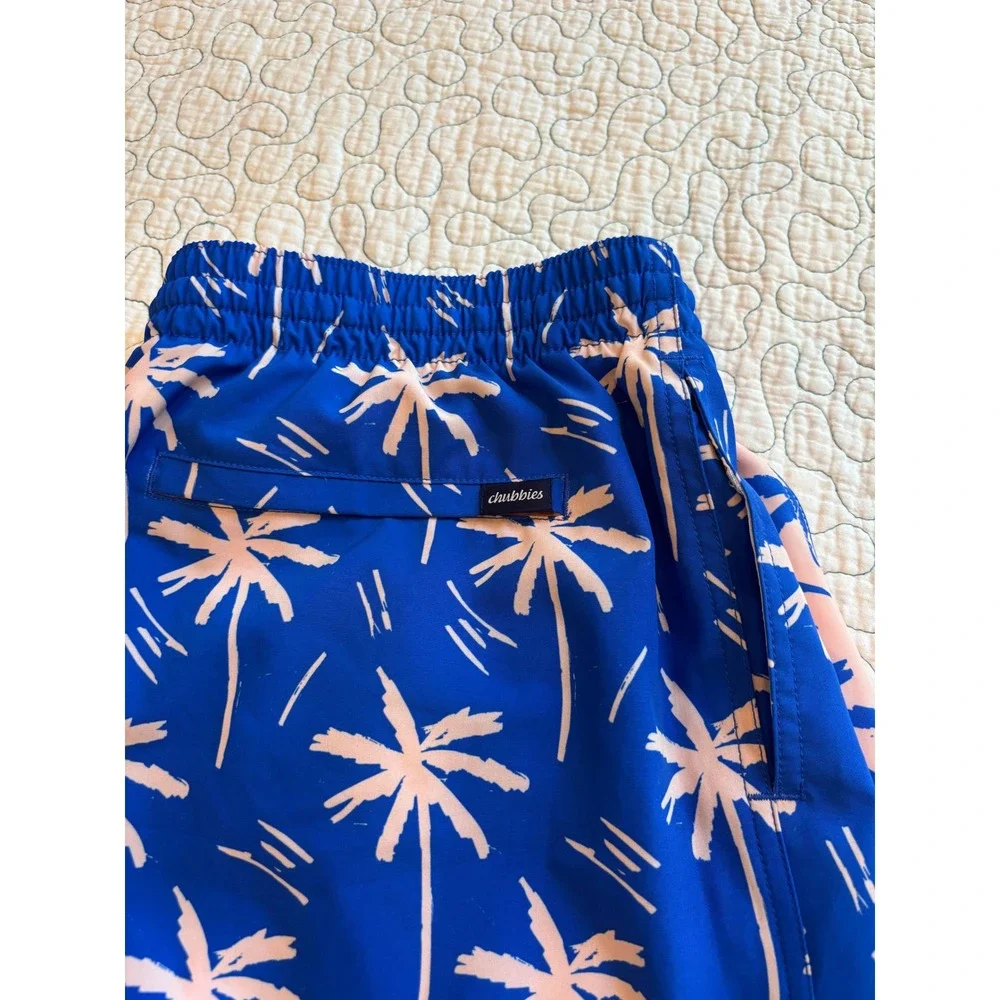Chubbies Mens XL Swim Trunks Blue Pink Palm‎ Tree Split 5.5 Inseam Mesh Liner